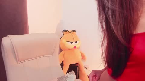 Help me reach 100 likes online show from January 2025 07:04:01 PM