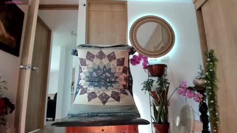 Snapshot of little_izzi chatting on October 2025 08:31:01 PM Izzi online show from October 2025 08:31:01 PM