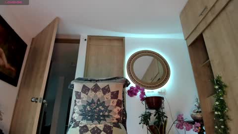 Snapshot of little_izzi chatting on October 2025 08:52:01 PM Izzi online show from October 2025 08:52:01 PM