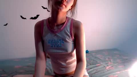 Snapshot of little_owlx chatting on October 2025 10:21:01 PM Alice.. online show from October 2025 10:21:01 PM