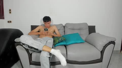 Snapshot of little_show_sexy chatting on November 2025 03:48:01 AM little_show_sexy online show from November 2025 03:48:01 AM