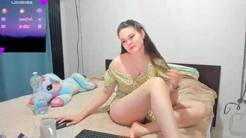 Snapshot of little_sonya chatting on October 2025 08:44:01 PM Kat online show from October 2025 08:44:01 PM