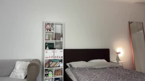 little_sunrice online show from September 2025 03:19:02 AM