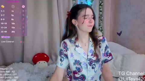 Snapshot of little_teya chatting on October 2025 12:52:02 PM little Teya online show from October 2025 12:52:02 PM