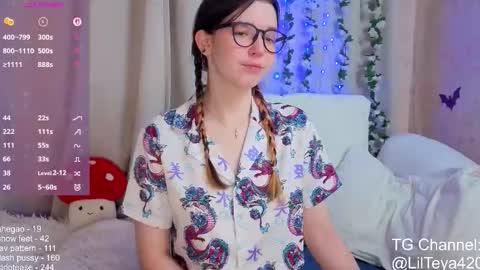 Snapshot of little_teya chatting on November 2025 10:15:02 AM little Teya online show from November 2025 10:15:02 AM