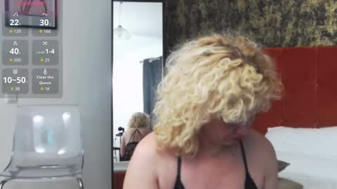 LittleCurlyGirll online show from December 2025 07:43:01 PM