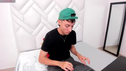 DANNY online show from November 2025 07:37:01 PM