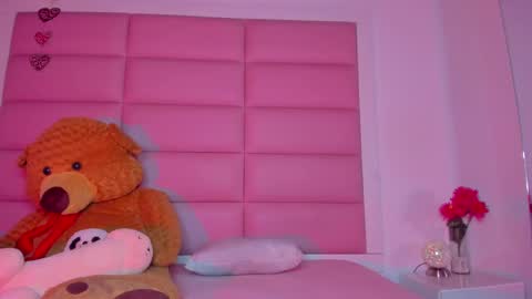 littlee_emma_ online show from January 2025 03:20:01 AM