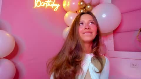 littlee_emma_ online show from February 2025 06:28:01 AM