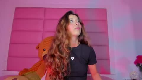 littlee_emma_ online show from February 2025 03:32:01 AM