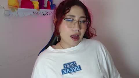 Snapshot of littlee_red chatting on November 2025 08:30:02 PM Angel online show from November 2025 08:30:02 PM