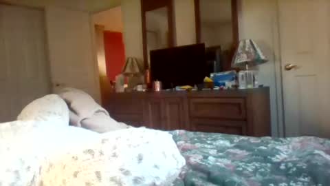 littlekenny1951 online show from November 2025 08:10:01 PM