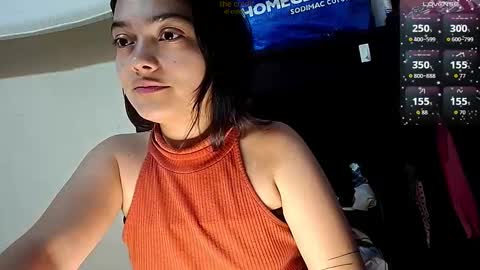 Snapshot of littlemelii chatting on October 2025 11:27:01 PM Melia online show from October 2025 11:27:01 PM