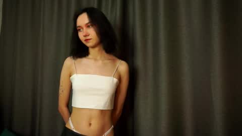 Molly online show from October 2025 01:41:01 PM