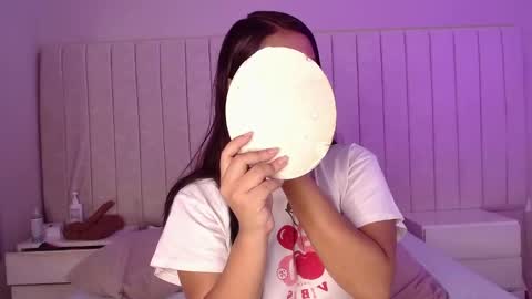 im olivia IG littleolivia01 online show from October 2025 02:50:01 PM