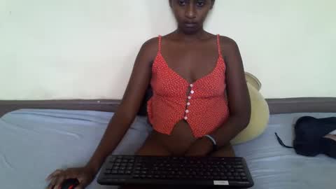 Snapshot of littlesandie chatting on February 2025 09:45:02 AM littlesandie online show from February 2025 09:45:02 AM