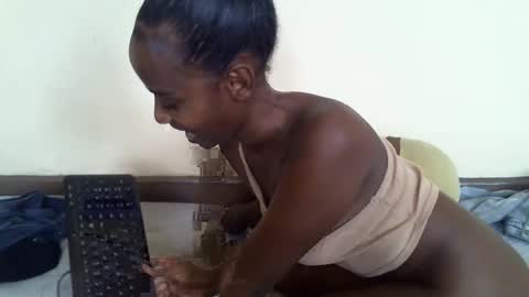 Snapshot of littlesandie chatting on February 2025 08:53:02 AM littlesandie online show from February 2025 08:53:02 AM