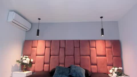 Snapshot of littlevaale chatting on October 2025 11:24:01 AM littlevaale online show from October 2025 11:24:01 AM