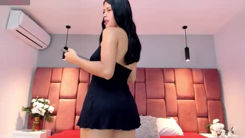 Snapshot of littlevaale chatting on October 2025 11:33:02 AM littlevaale online show from October 2025 11:33:02 AM