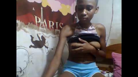 Snapshot of littleyanah chatting on September 2025 08:59:01 AM yanah online show from September 2025 08:59:01 AM