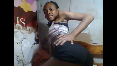 Snapshot of littleyanah chatting on September 2025 03:17:01 PM yanah online show from September 2025 03:17:01 PM