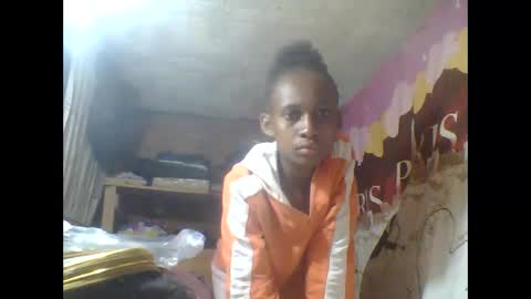 Snapshot of littleyanah chatting on October 2025 04:27:01 PM yanah online show from October 2025 04:27:01 PM