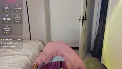 nana online show from February 2025 10:28:02 AM