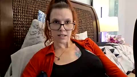 Lilith online show from September 2025 06:06:02 AM