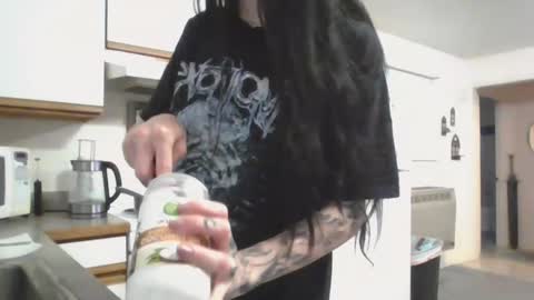 Snapshot of livmirage chatting on January 2025 04:24:01 PM Liv Mirage online show from January 2025 04:24:01 PM