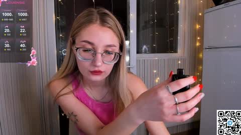 Snapshot of livyybosom chatting on December 2024 06:29:01 PM My name is Livy Nice to meet you Thumbs up please its important online show from December 2024 06:29:01 PM