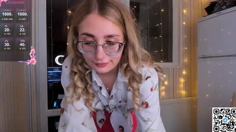 Snapshot of livyybosom chatting on January 2025 08:42:01 PM My name is Livy Nice to meet you Thumbs up please its important online show from January 2025 08:42:01 PM
