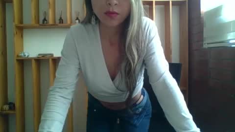liz_28 online show from September 2025 03:47:02 PM