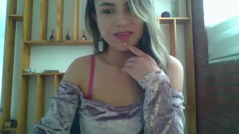 liz_28 online show from September 2025 04:00:02 PM