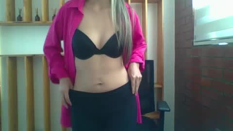 liz_28 online show from October 2025 03:42:01 PM