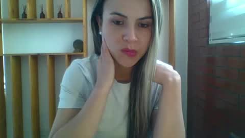 liz_28 online show from October 2025 08:09:02 PM