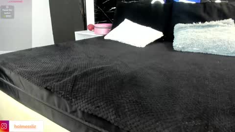 Liz  online show from January 2025 12:01:02 PM