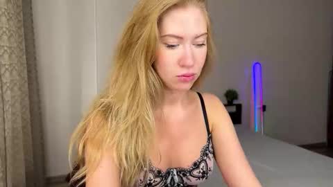 Snapshot of lizabelle_ chatting on October 2025 01:12:02 PM Liza online show from October 2025 01:12:02 PM