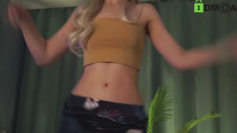 Sunnheart online show from December 2024 05:25:01 PM