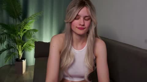 Sunnheart online show from January 2025 10:44:01 PM