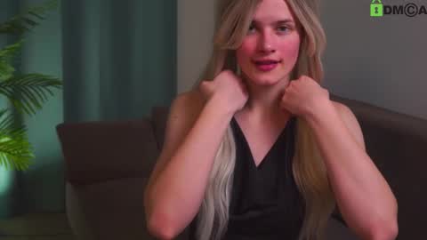 Sunnheart online show from February 2025 07:39:01 PM