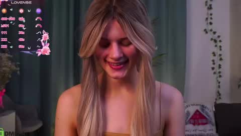 Sunnheart online show from March 2025 04:56:02 PM