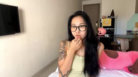 Snapshot of lizbethkvilhaug chatting on November 2025 06:35:02 AM Lizz online show from November 2025 06:35:02 AM