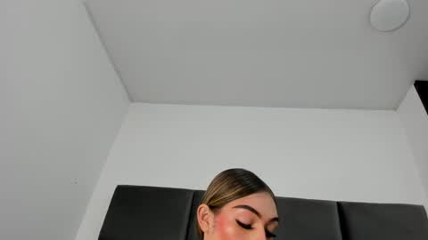 lizz_luna online show from September 2025 01:45:01 PM