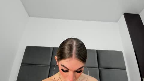 lizz_luna online show from November 2025 06:30:01 PM