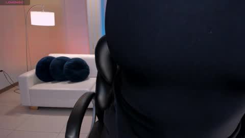 Snapshot of lizzhamilton_ chatting on October 2025 09:03:02 PM Lizzi online show from October 2025 09:03:02 PM