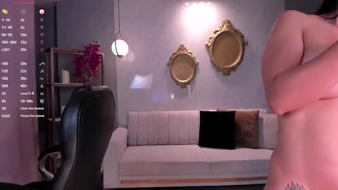 Snapshot of lizzhamilton_ chatting on October 2025 09:13:01 PM Lizzi online show from October 2025 09:13:01 PM