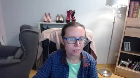 Lizzy online show from September 2025 04:49:01 AM