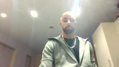 Leon online show from February 2025 06:23:02 PM