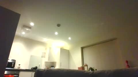 Leon online show from March 2025 08:53:01 PM