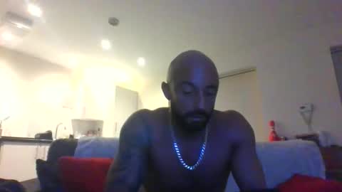 Leon online show from November 2025 06:33:02 PM